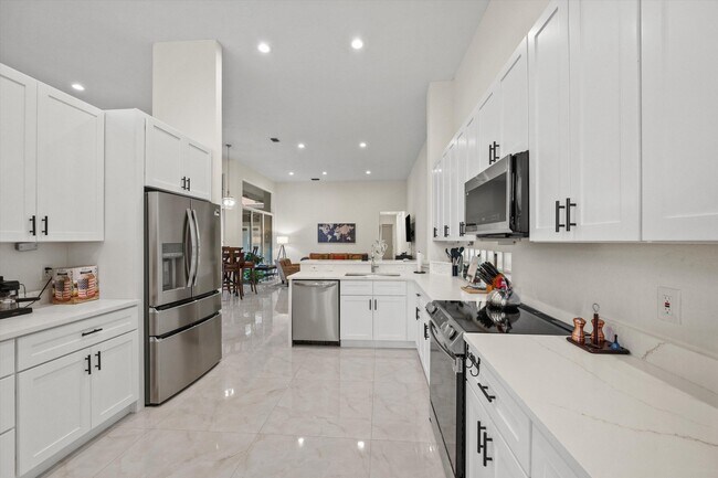 Building Photo - 10891 Fairmont Village Dr