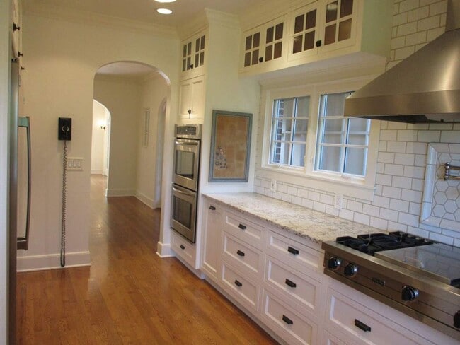Building Photo - Stunning 4 Bedroom Home in North End Tacoma