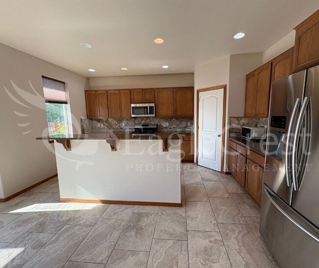 Building Photo - Three Bedroom, Two Bathroom House in Chape...