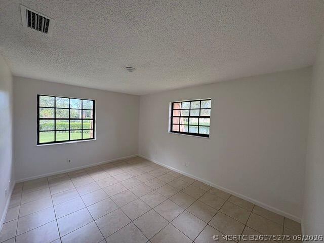 Building Photo - 4183 Oak Terrace Dr