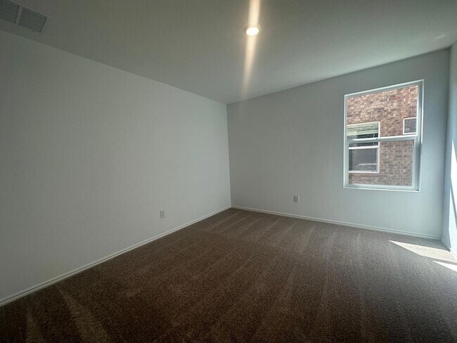 Building Photo - 453 Alamito Ave