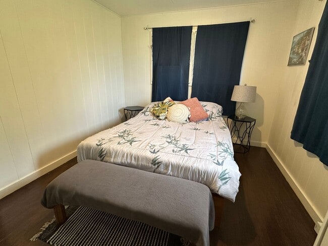 Building Photo - 2BR/2BA House fully furnished with view