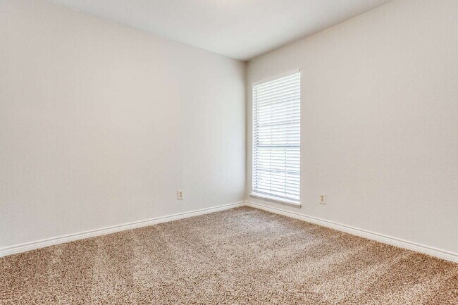 Building Photo - Beautiful 3-Bedroom Home Near Dining and Shopping with Spacious Backyard