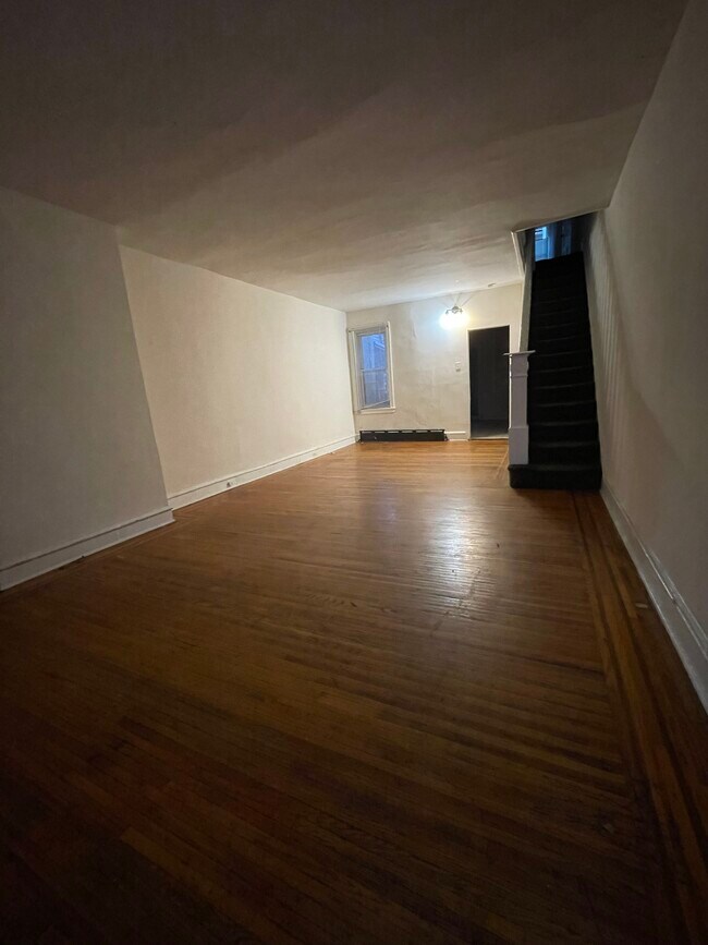 Building Photo - 840 E Westmoreland St