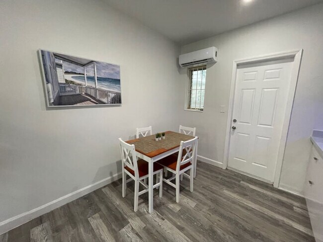 Building Photo - 1111 SW 37th Ave