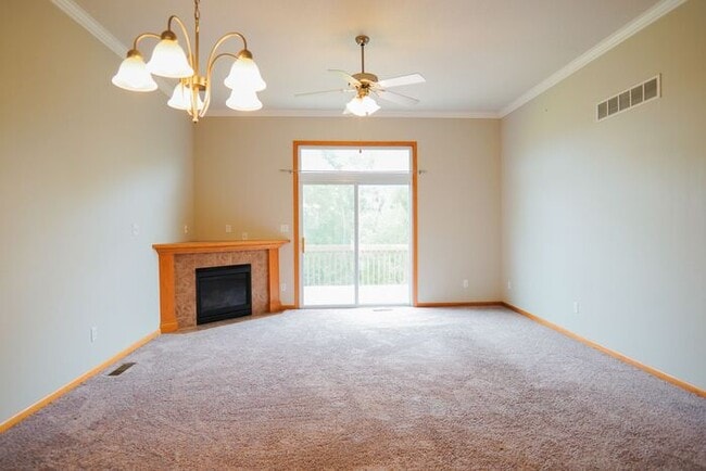 Building Photo - $1,850| 3 Bedroom, 2 Bathroom Duplex | No ...