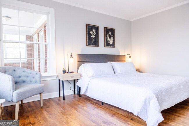 Building Photo - 111 E Screven St