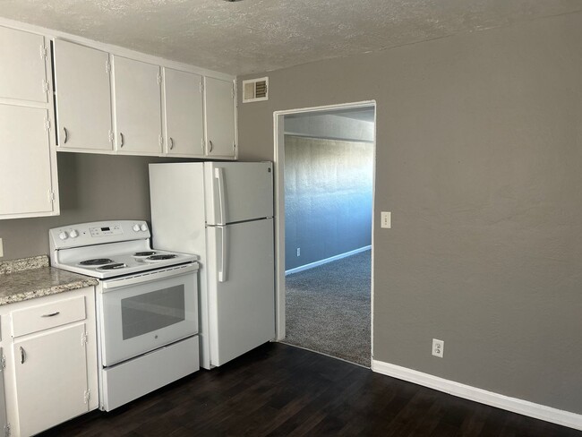 Primary Photo - Forest Court Apartment Homes