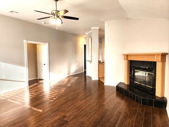 Building Photo - 3 Bed 2Bath 2 Car in the Westlake Addition NW OKC