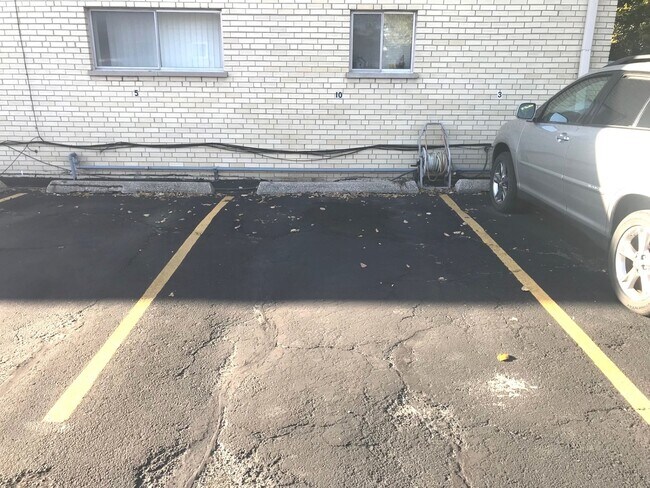 Building Photo - 725 Busse Hwy