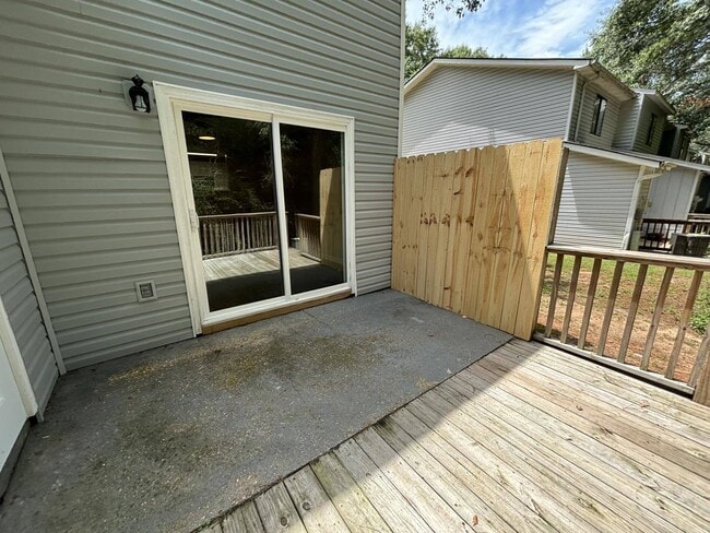 Building Photo - 133 Candlebrook Dr