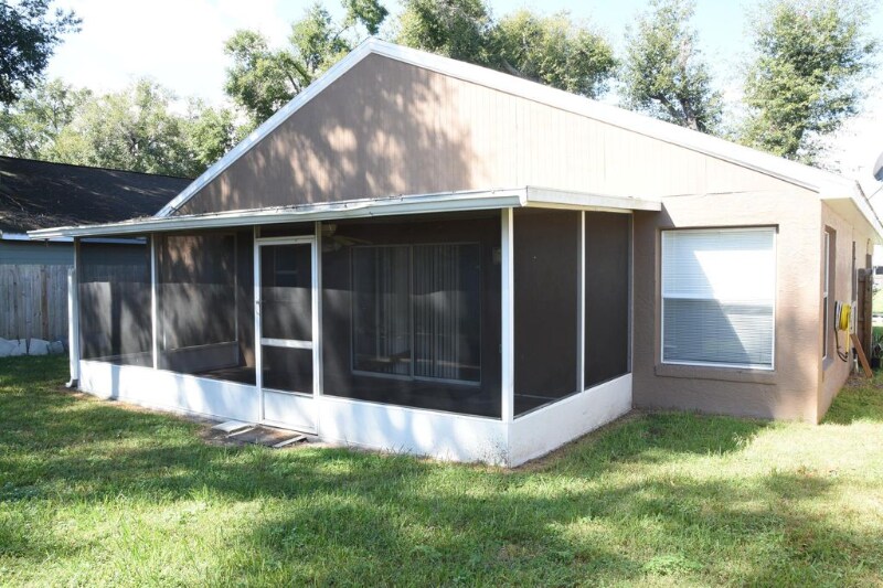 Building Photo - 1916 Windsor Oak Dr