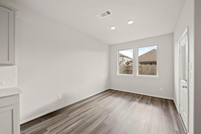 Building Photo - 2643 Westward Hl Dr