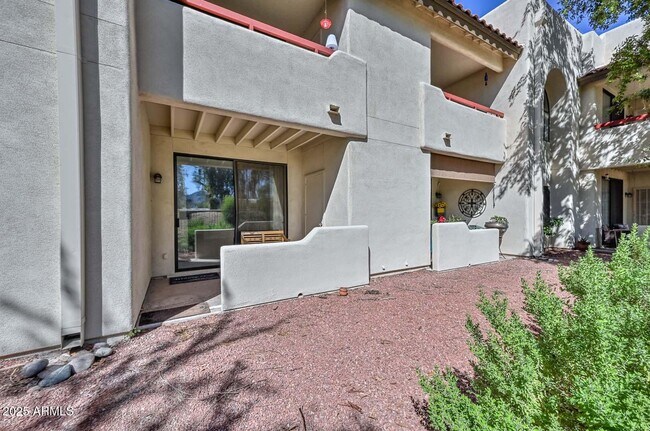 Building Photo - 750 E Northern Ave