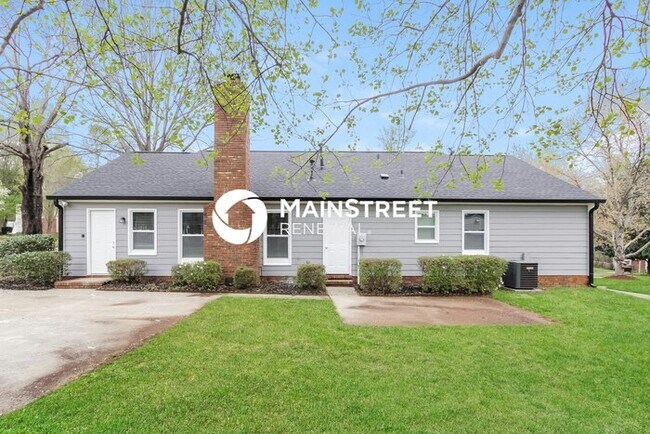 Building Photo - 3 Bedroom Pet-Friendly Home in CHARLOTTE, ...