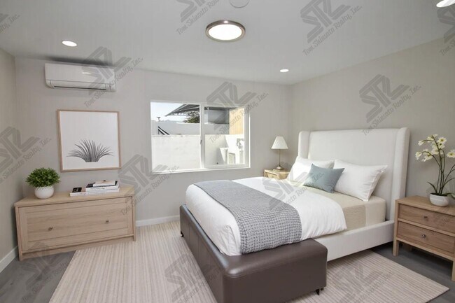 Building Photo - 1236