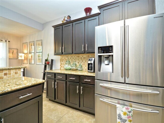 Building Photo - 219 Valley Oaks Loop