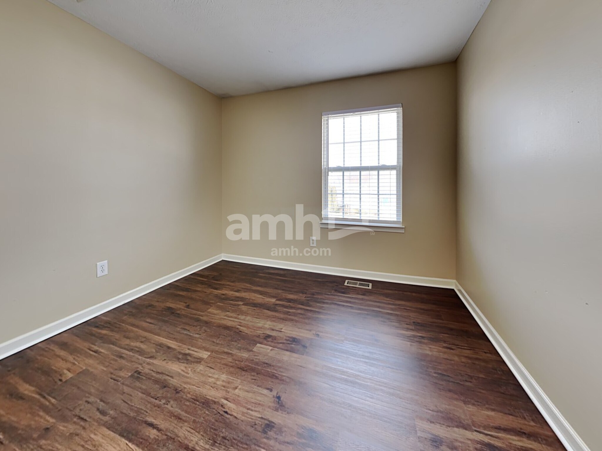 Building Photo - 515 Indian Lake Dr