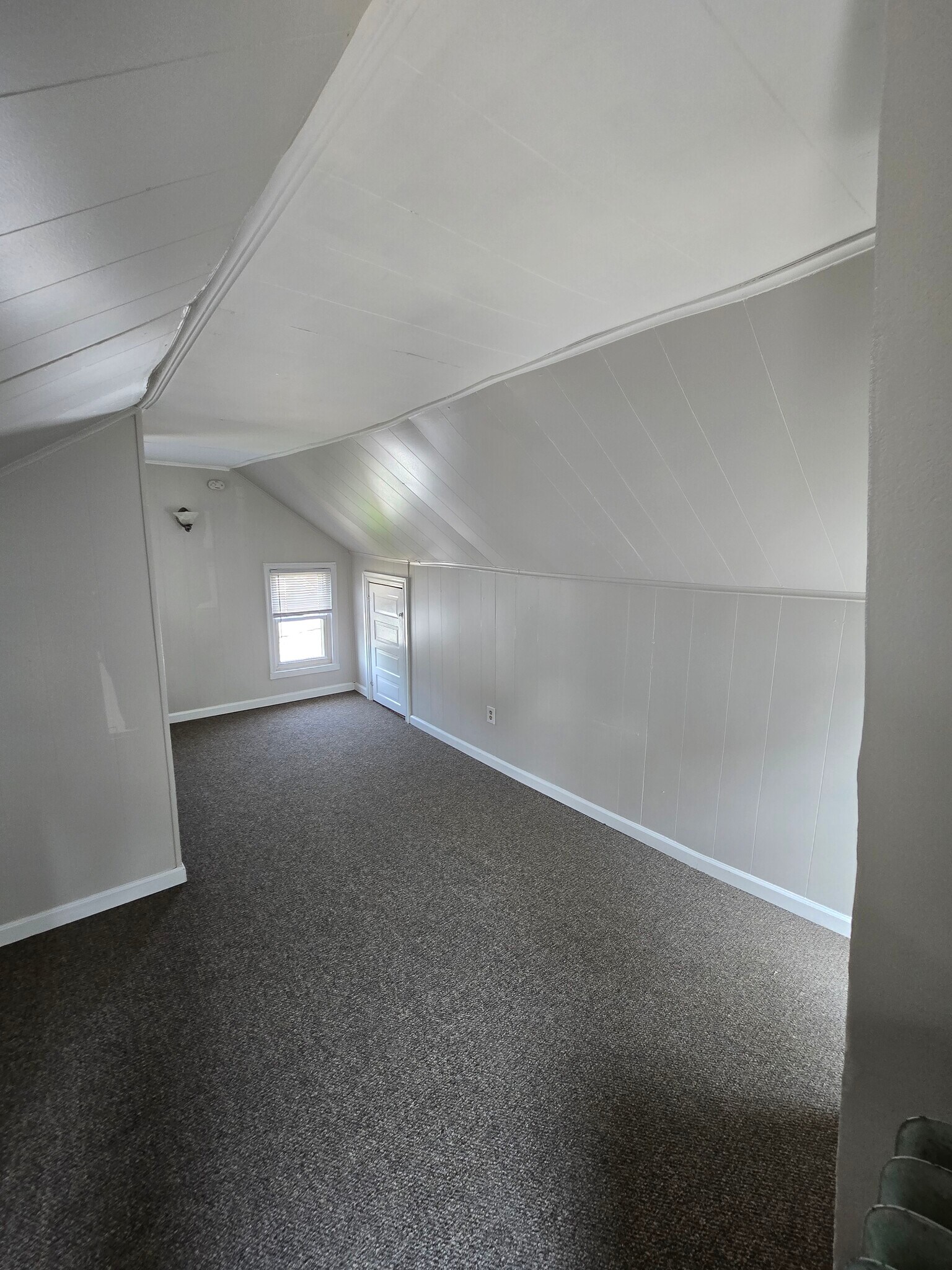 Building Photo - 21 E Ettwein St
