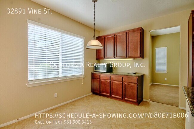 Building Photo - 32891 Vine St