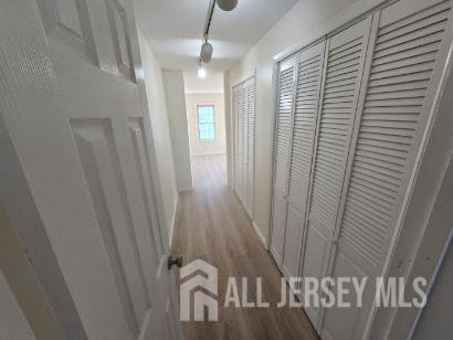 Building Photo - 633 Linden Ave