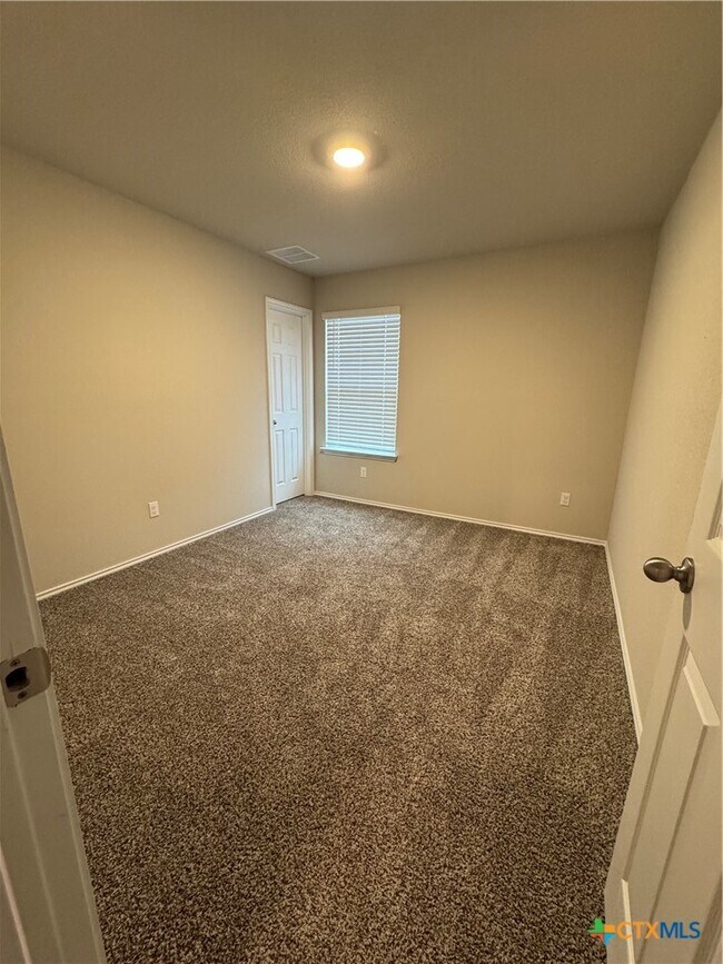 Building Photo - 1504 Rolling Thunder Dr