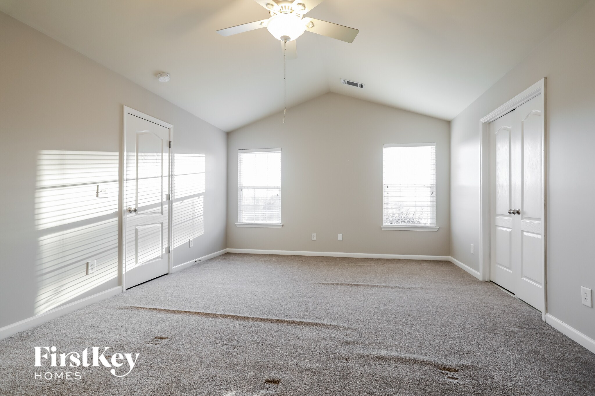 Building Photo - 6732 Carriage Walk Ln