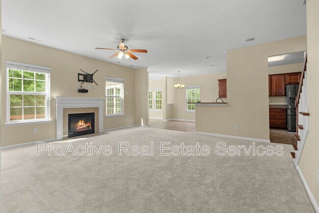Building Photo - 729 Creekwood Dr