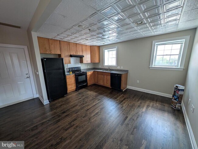 Building Photo - 38 N Potomac St