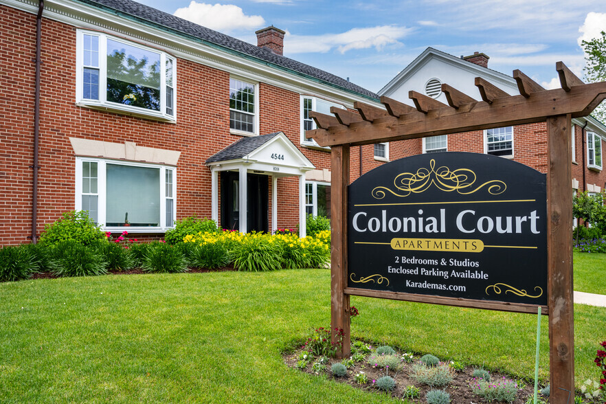 Building Photo - Colonial Court Apartments