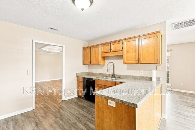 Building Photo - 17 Arbor Ridge Way