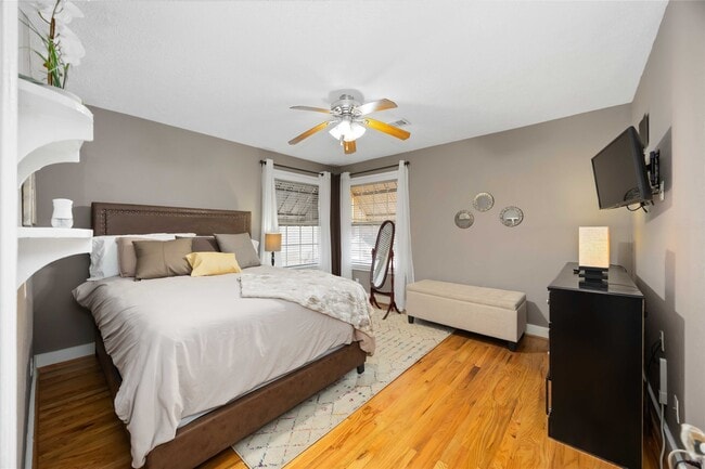 Building Photo - 2104 Winbern St