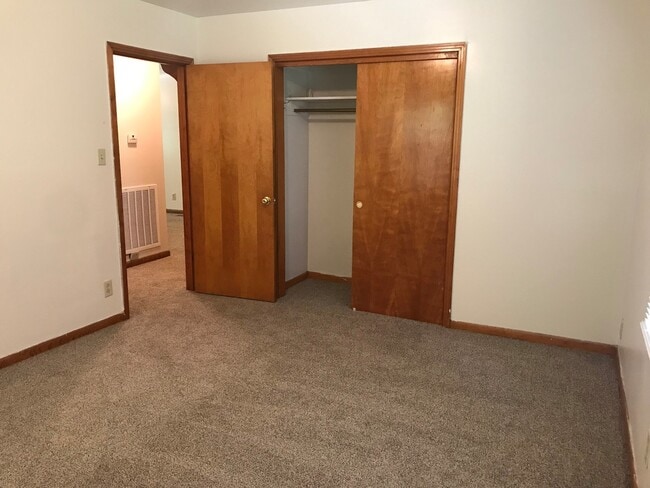 Building Photo - Collinwood Drive-5000