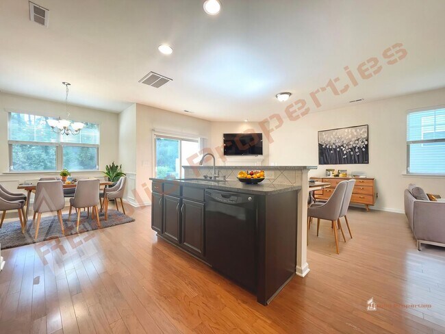 Building Photo - 429 Manchester Park Ln