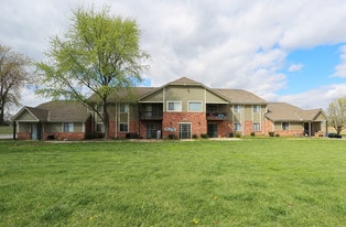 Building Photo - Spring Hill