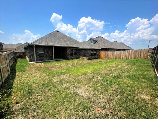 Building Photo - 10012 Glover River Dr