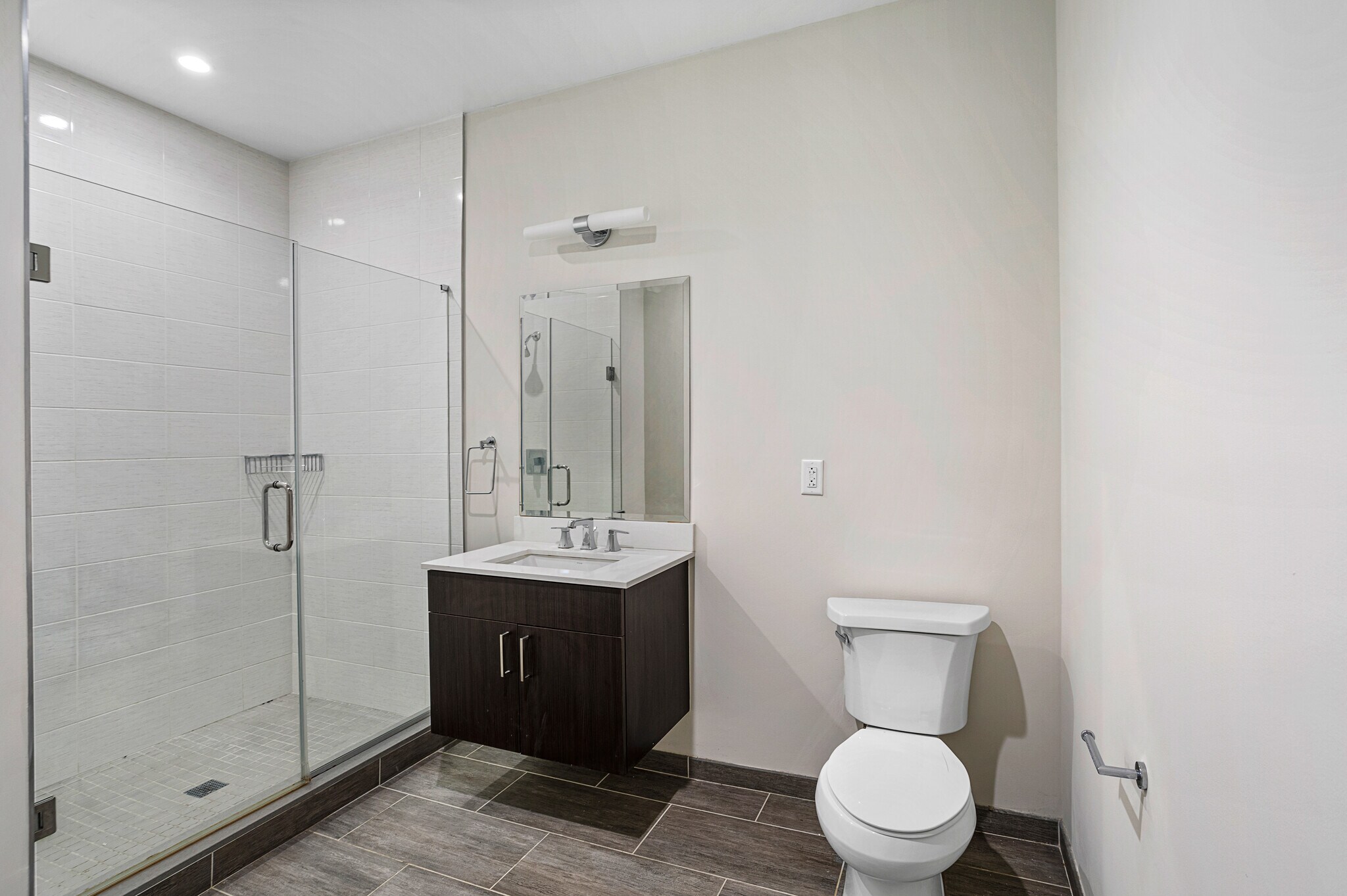 Building Photo - 1350 Maryland Ave NE