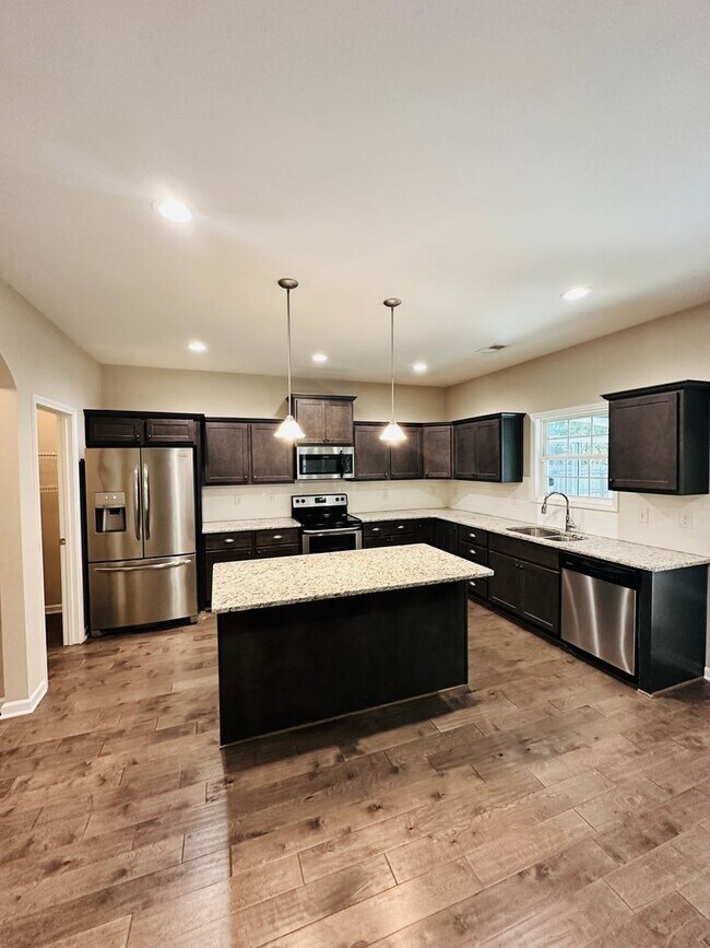Building Photo - 205 Dog Fennel Ln