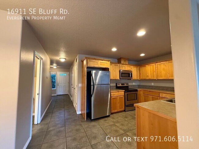 Building Photo - 16911 SE Bluff Rd