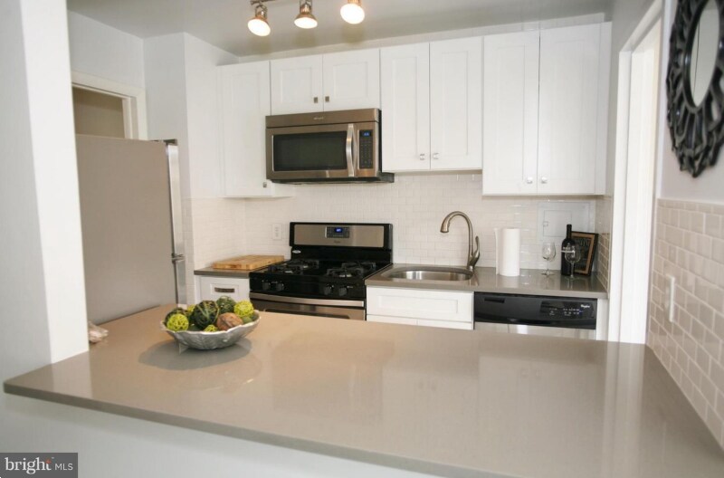 Building Photo - 2401 H St NW