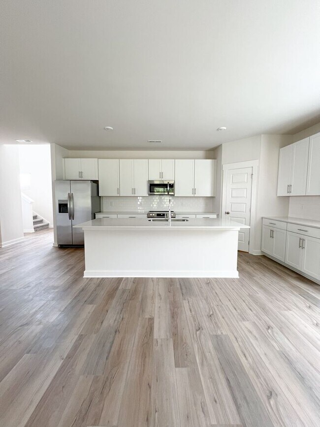 Building Photo - New Construction--Gorgeous and Move-In Ready!