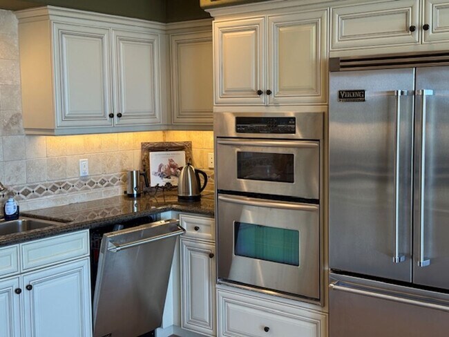 Building Photo - 4324 Tradewinds Dr