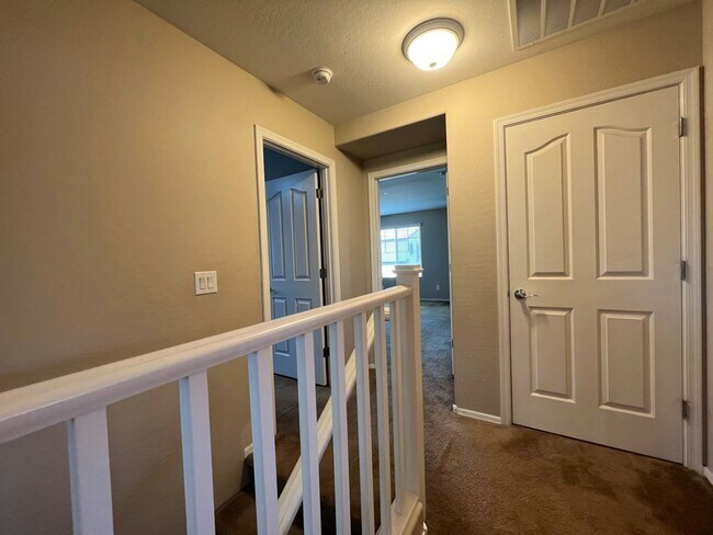 Building Photo - 3239 E Virgil Dr