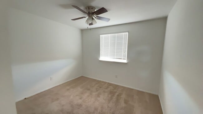 Building Photo - 2-story 4 bedroom home in Yowell Ranch!