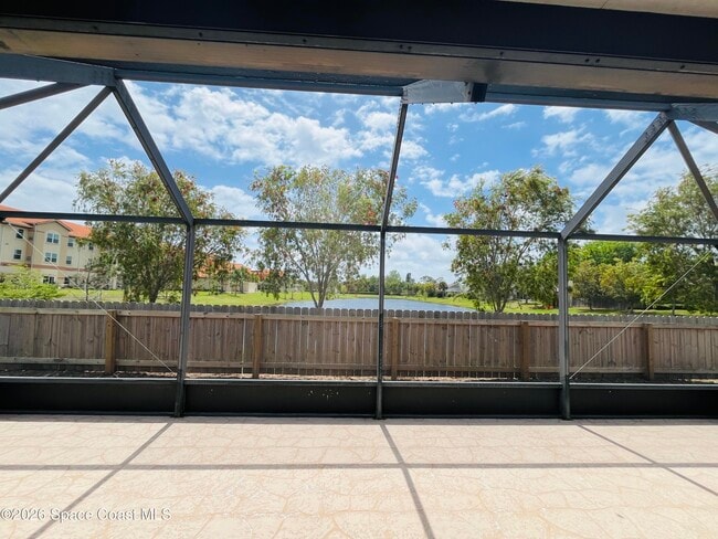 Building Photo - 829 Honeysuckle Dr