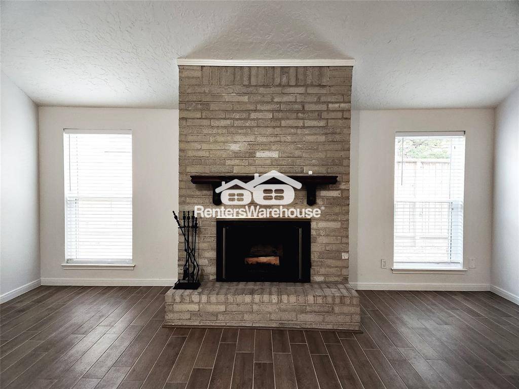 Building Photo - 12800 Briar Forest Dr