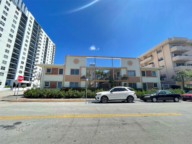 Primary Photo - 6895 Byron Ave