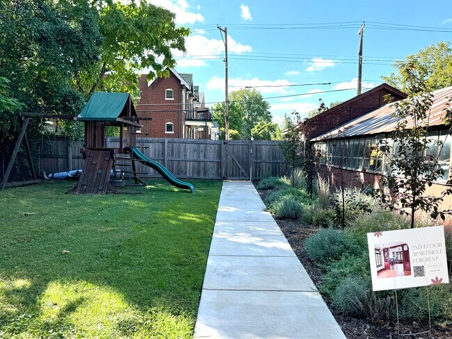 Building Photo - 2601 S Kingshighway Blvd