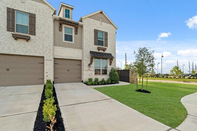 Building Photo - 6579 Scarlet Pond Ln