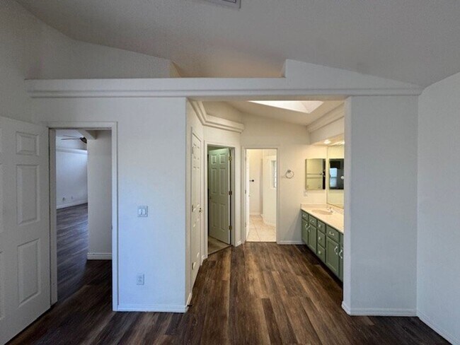 Building Photo - 3BR with SOLAR-NO Electric Bills! RV Gate & Parking, Bullhead Parkway